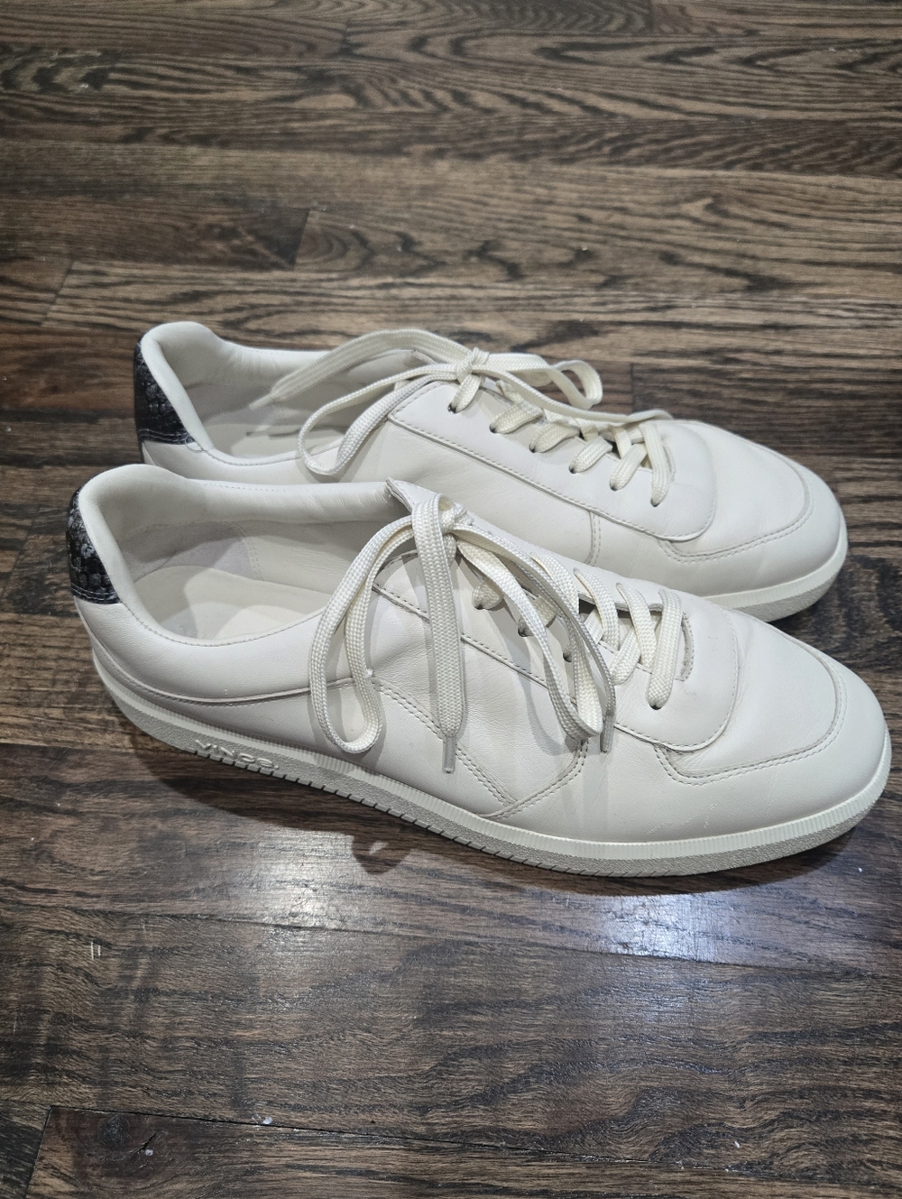 Vince Cream Leather Sneakers Snakeskin Heel Detail Lace Up Low Top Size 9.5